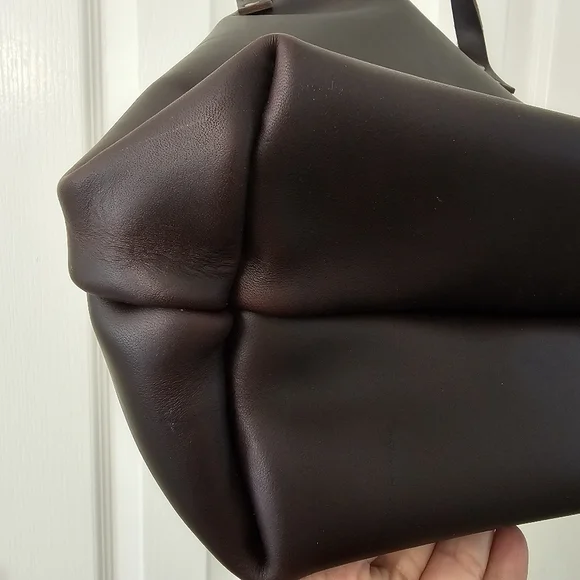 Portland Leather Medium Tote - Picture 8 of 8